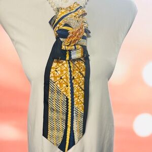 Elegant Gold and Blue Necktie with Horse 🐴 Brooch